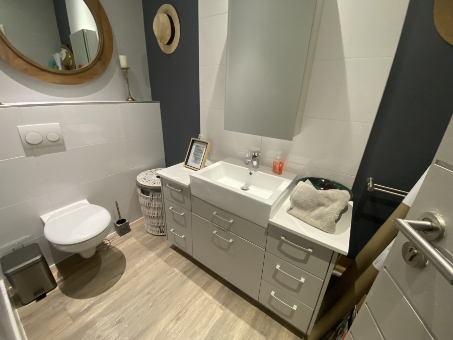 1 Bedroom Property for Sale in Plattekloof Western Cape